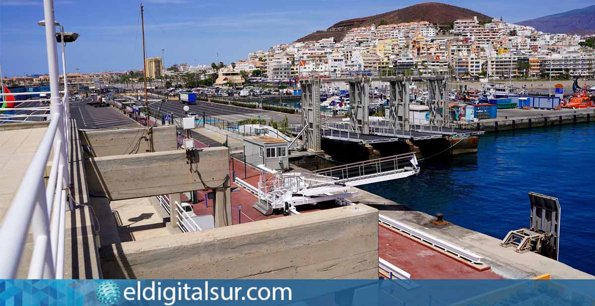Vista del puerto de Los Cristianos, Arona, Tenerife