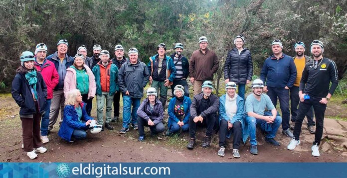 Una treintena de expertos en paleontología de España y Portugal visitaron la Cueva del Viento, en el marco del Seminario Internacional sobre Patrimonio Paleontológico
