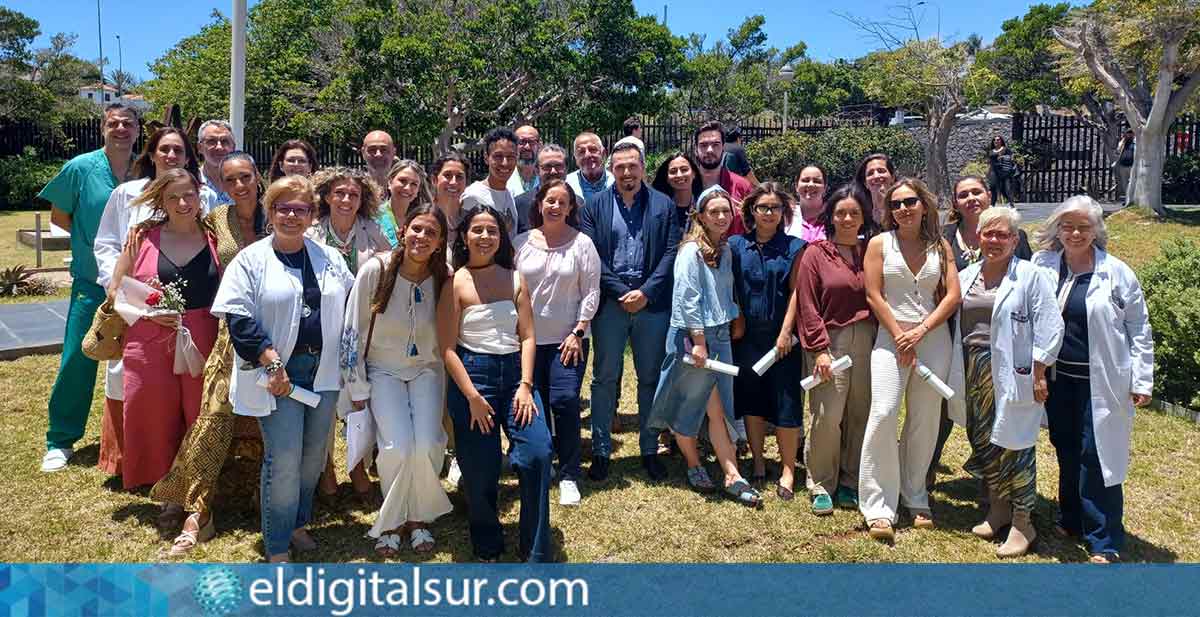 Entrega de diplomas a enfermeras especialistas del HUC