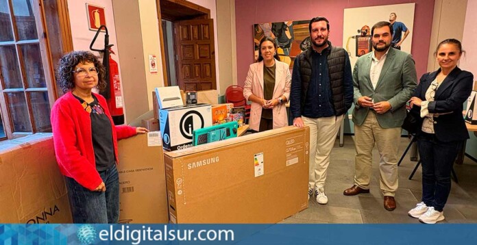 La Casa de Juventud de Puerto de la Cruz recibe equipamiento para fomentar el desarrollo de actividades juveniles