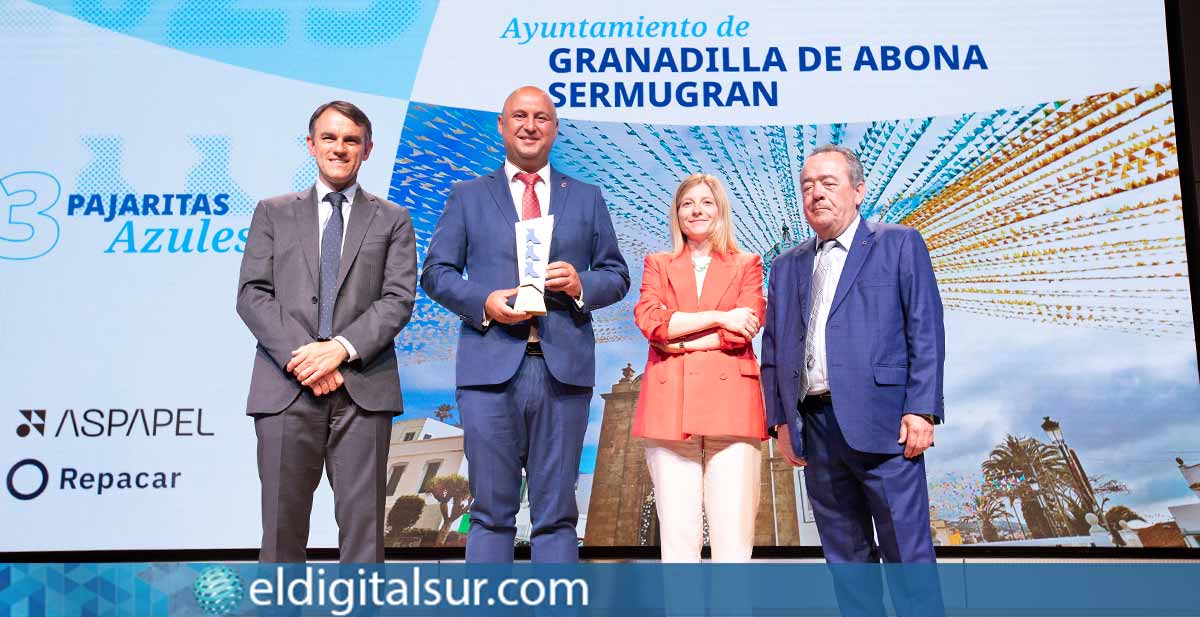 José Domingo Regalado recibe en Madrid el galardón ‘Pajarita Ilustre’