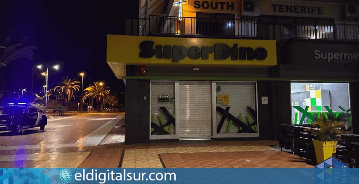 Fachada del supermercado SuperDino, ubicado en el centro comercial Apolo - Los Cristianos (Arona, Tenerife) / EDS