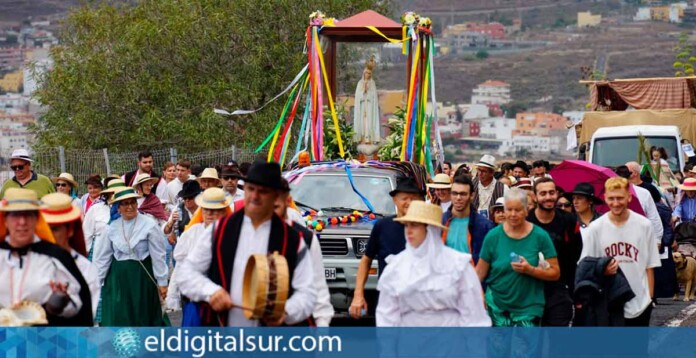 Romería-Virgen-de-Fátima-Valle-San-Lorenzo-160525 La Virgen de Fátima en su carroza durante la romería en Valle San Lorenzo, Arona