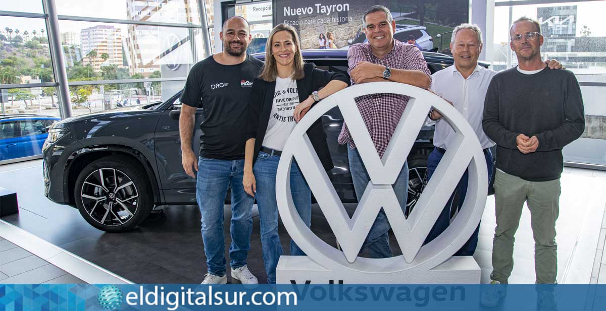 De izda. a dcha., Daniel Guillén, Brand Manager de Volkswagen Canarias; Magüi Melián, CEO de Domingo Alonso SLU; Matías García, Director General de Informaciones Canarias S.A.; Oliver Alonso, presidente y CEO de Domingo Alonso Group; y Daniel González, CEO de DG Eventos