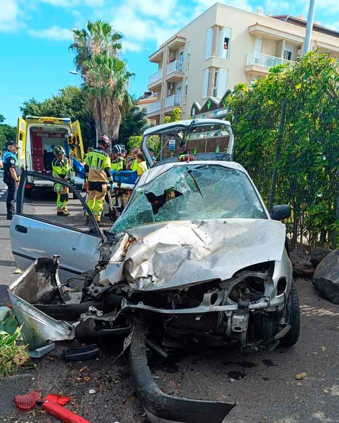 Accidente de tráfico en la TF-652 (Arona)