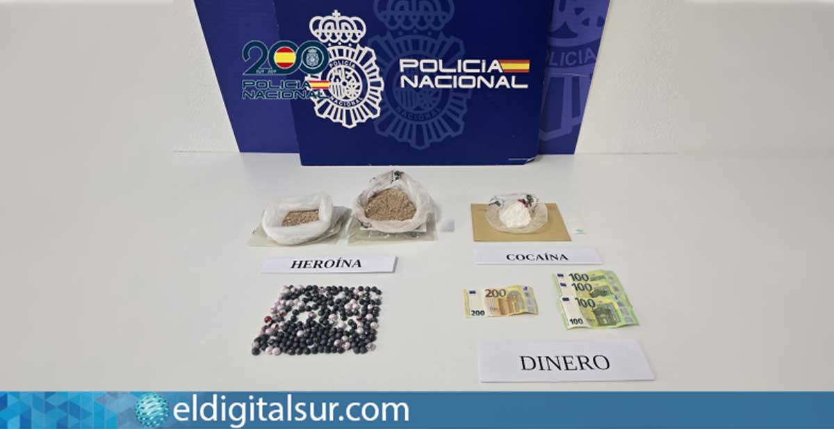 Efectos intervenidos durante el registro: más de 800 gramos de heroína, 95 gramos de cocaína y 500 euros en efectivo