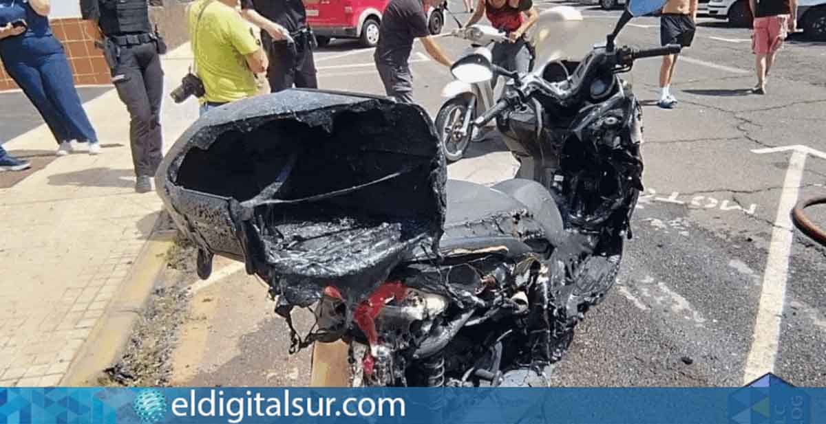 Una de las motocicletas afectadas por el fuego