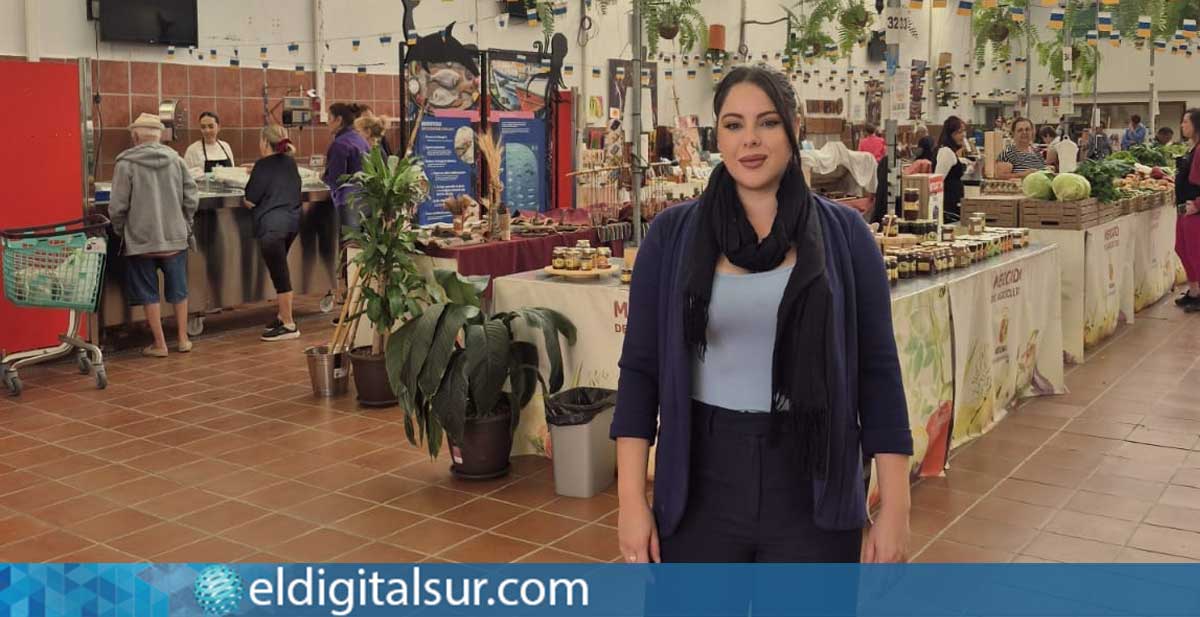 Melania Santos (VOX), en su visita al Mercado del Agricultor de Arona en Valle San Lorenzo