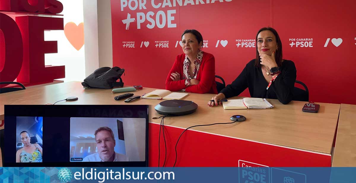 Nira Fierro, Maribel Santana y Patricia Hernández durante la reunión con el director territorial de Provivienda en Canarias, Fernando Rodríguez.