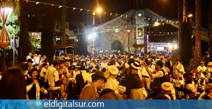 Más de 1.200 personas participaron en el Baile de Taifas 2025 en Granadilla, con agrupaciones locales y gastronomía tradicional