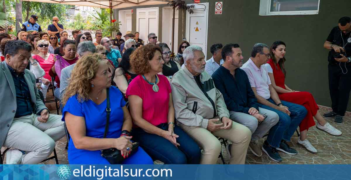 Público asistente a la presentación del proyecto en el Bosque de Las Nieves