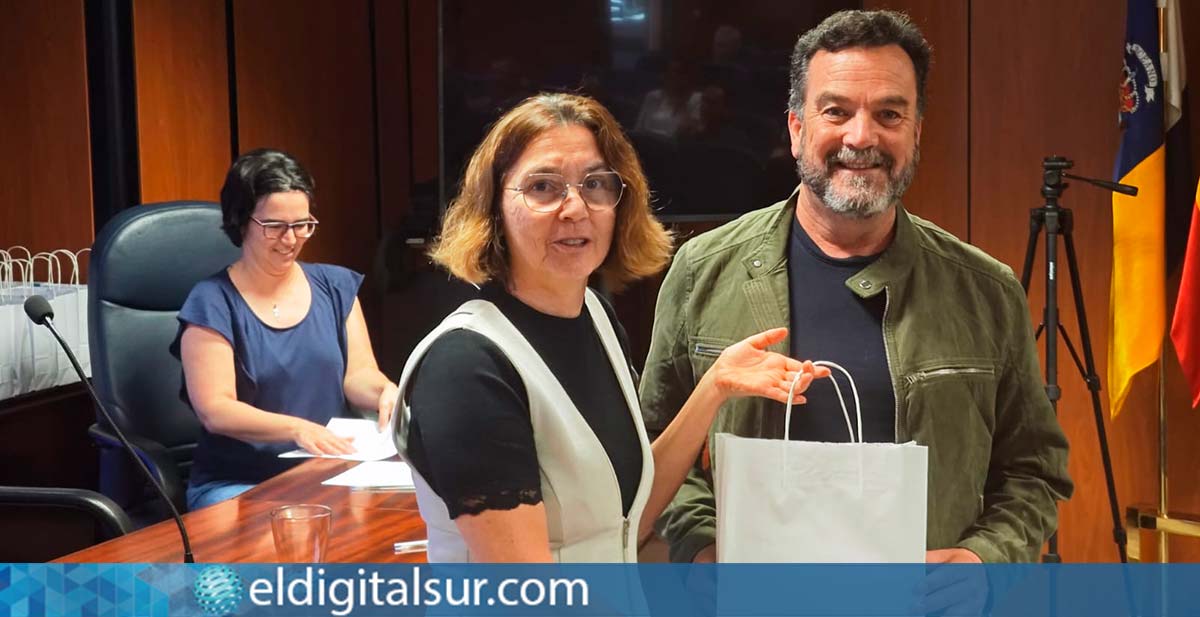 José Antonio López Delgado anuncia la campaña de identificación y adopción de mascotas en Adeje