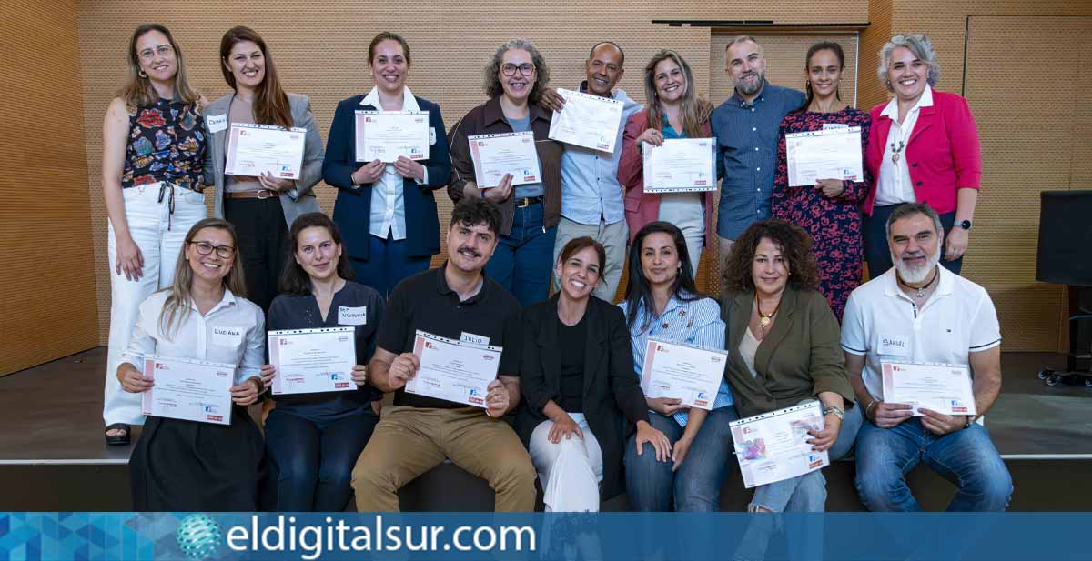 Participanes de la 7 edicion de Emplea +35 junto a las responsables del proyecto