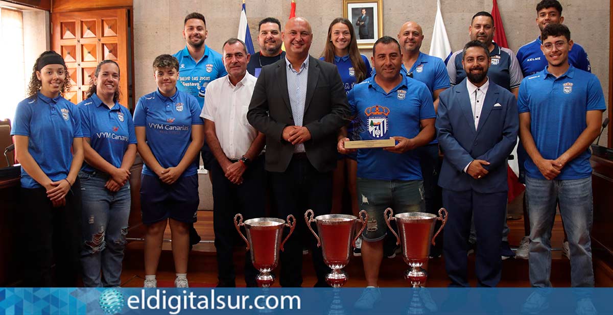 Reconocimiento al CD Charco del Pino por su triple campeonato histórico