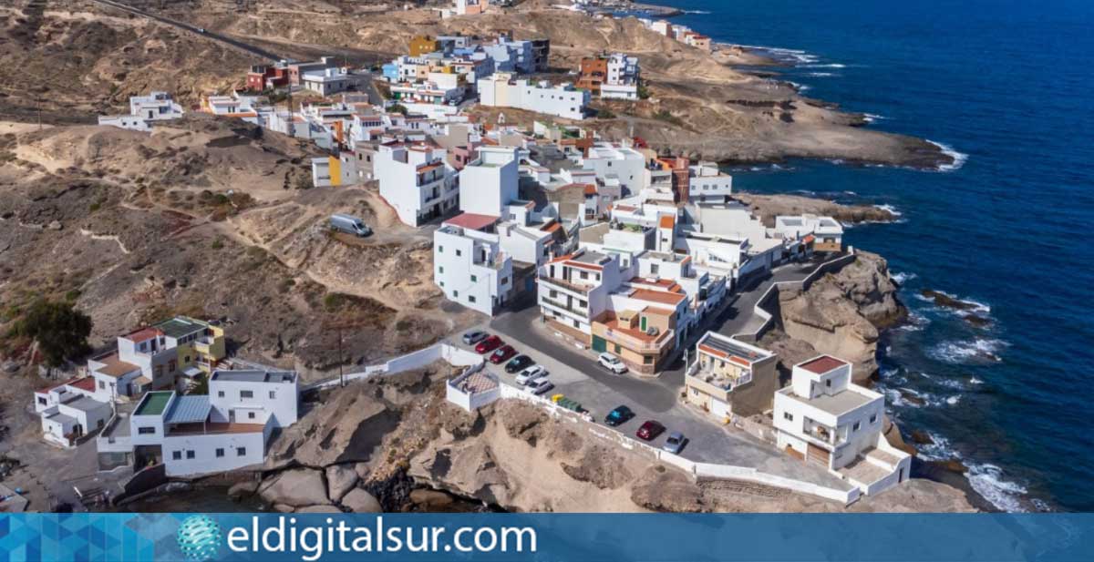 Vista aérea del núcleo costero de La Caleta, en Arico