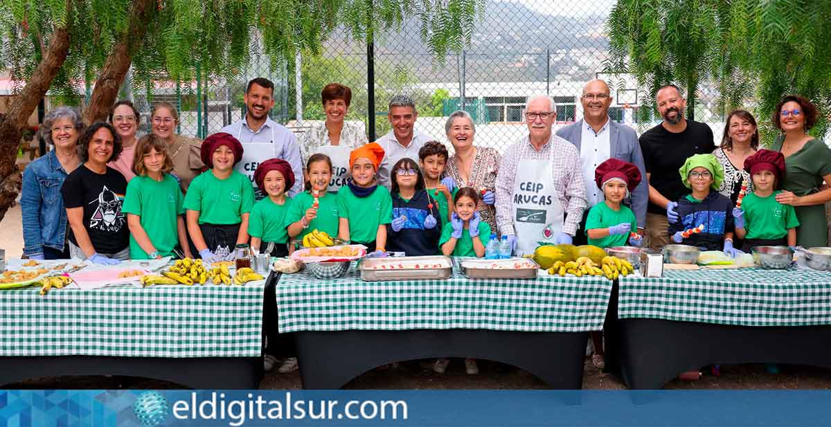 Narvay Quintero visita el CEIP Arucas durante el reparto del Plan de Frutas y Hortalizas