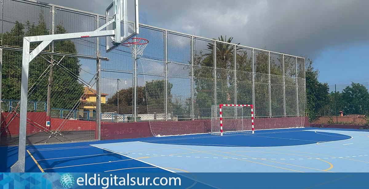 Cancha deportiva rehabilitada junto al pabellón Pérez Reyes en Tacoronte