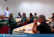 Agentes de SEPRONA y técnicos de Cultura del Gobierno de Canarias en la jornada de formación para proteger el patrimonio cultural