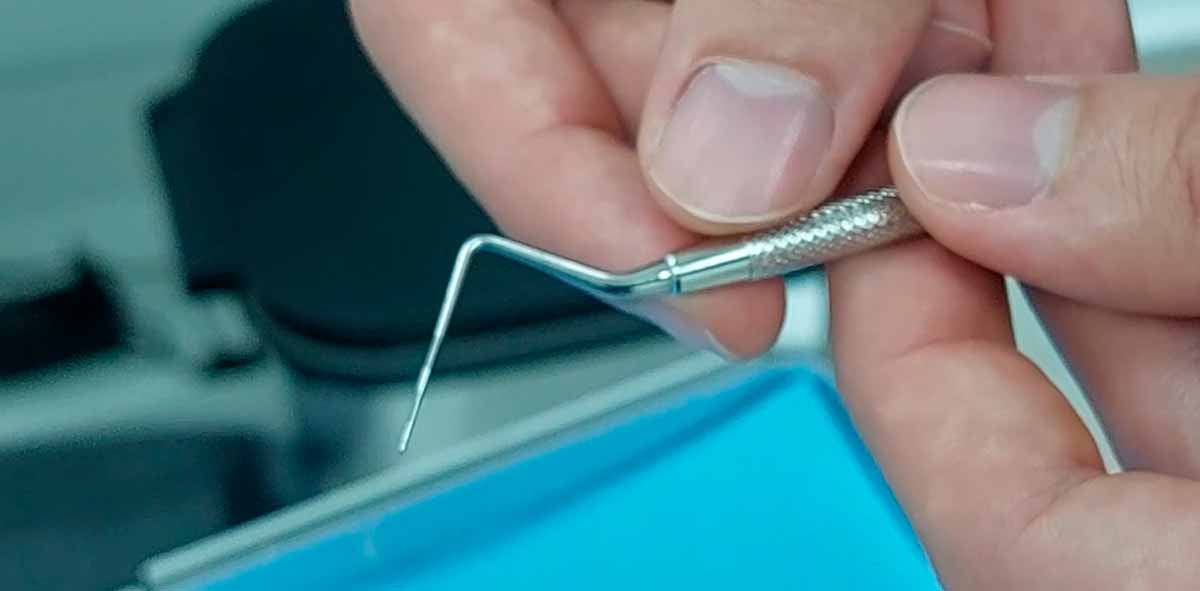 Sonda milimetrada de uso periodontal