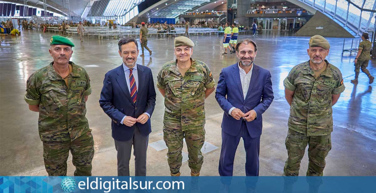 El vicepresidente del Cabildo, Lope Afonso, y el consejero Manuel Fernández durante la visita al Recinto Ferial de Santa Cruz