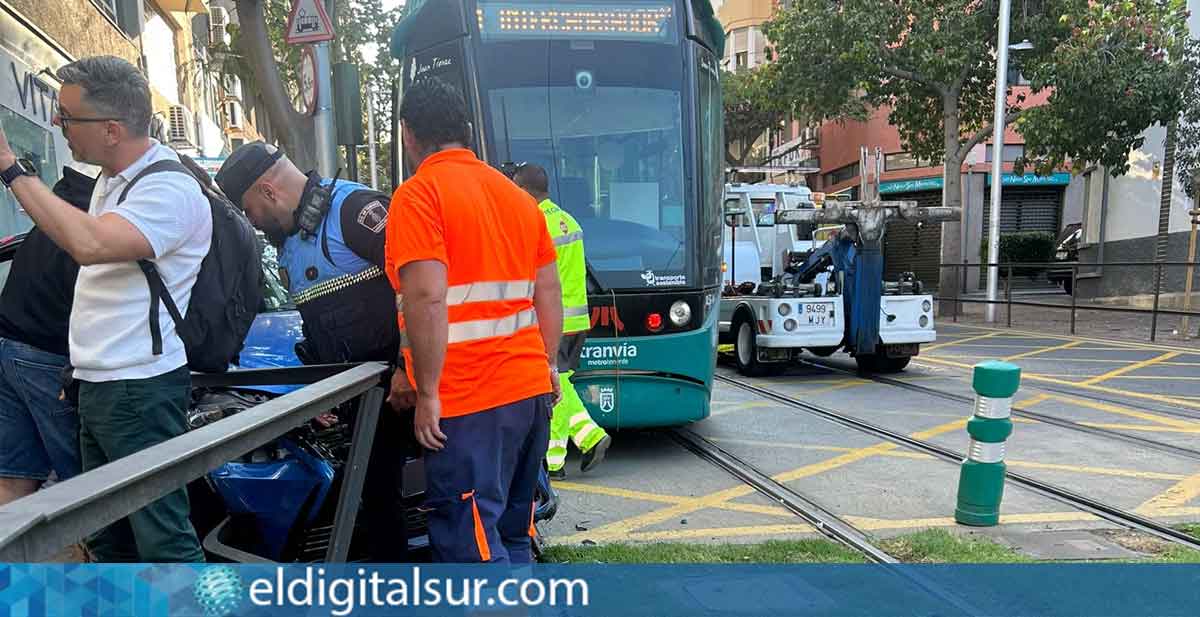 Accidente de tráfico en la calle Iriarte con Rbla. de Pulido en Santa Cruz de Tenerife