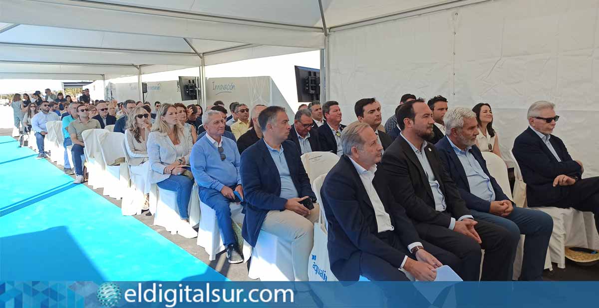 Un centenar de personas asistió a la inauguración del centro WAVE