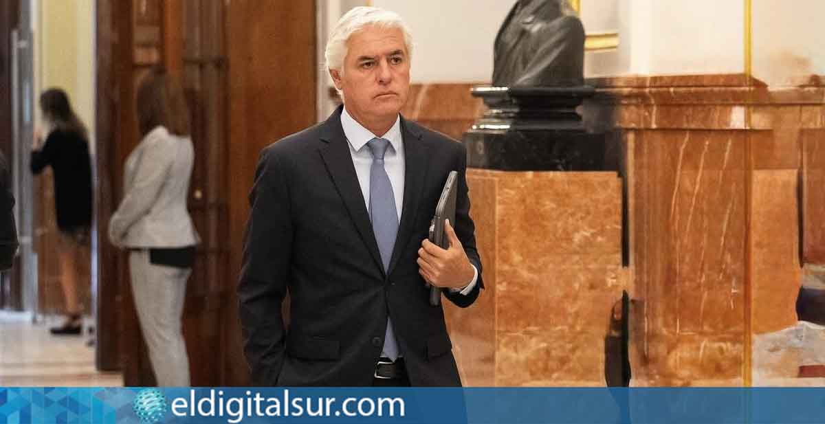 diputado del Partido Popular y portavoz adjunto del Grupo PP en la Comisión de Interior del Congreso, Carlos Sánchez,