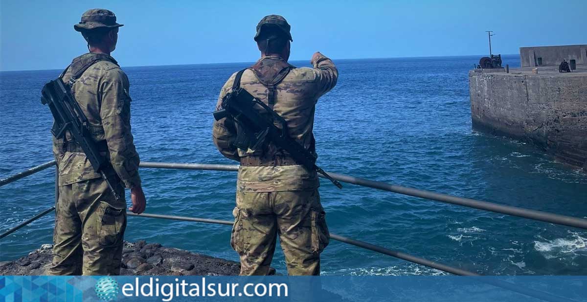 Efectivos del Grupo Táctico “Canarias” durante una patrulla en La Palma