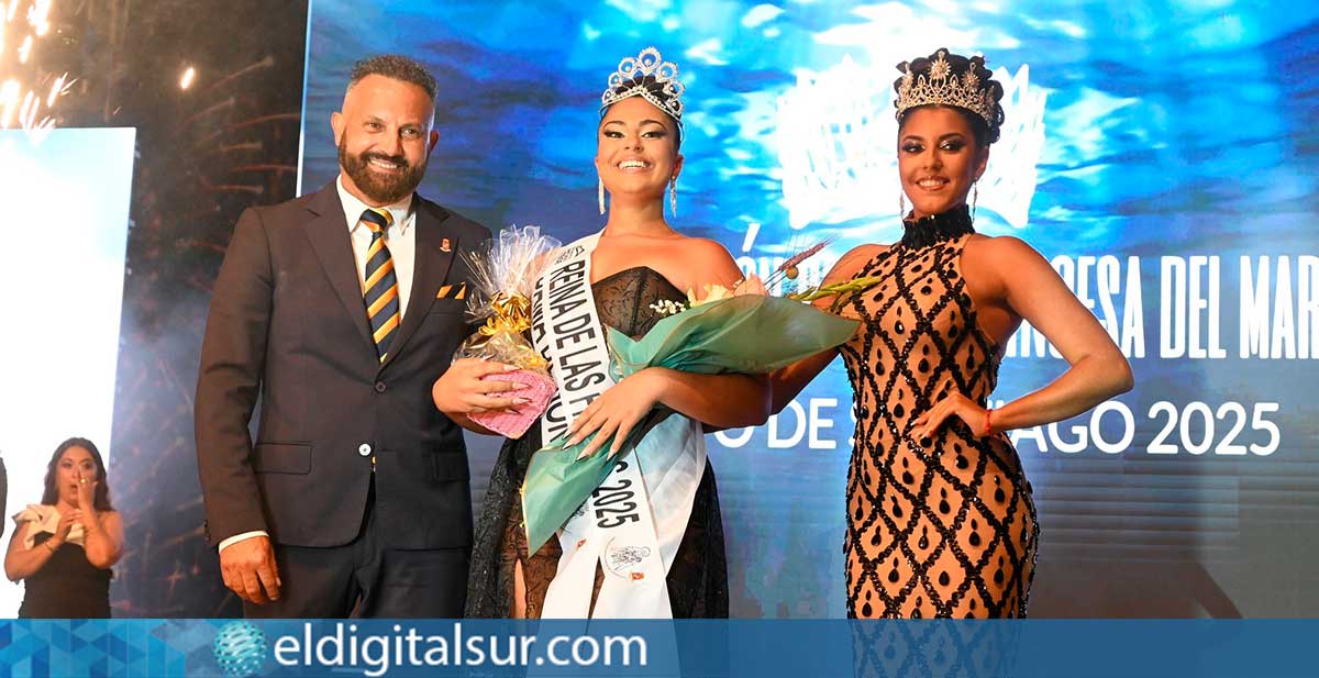 Jenecua Padilla recibió la corona de Reina del Mar 2025 durante las fiestas del Carmen en Puerto de Santiago