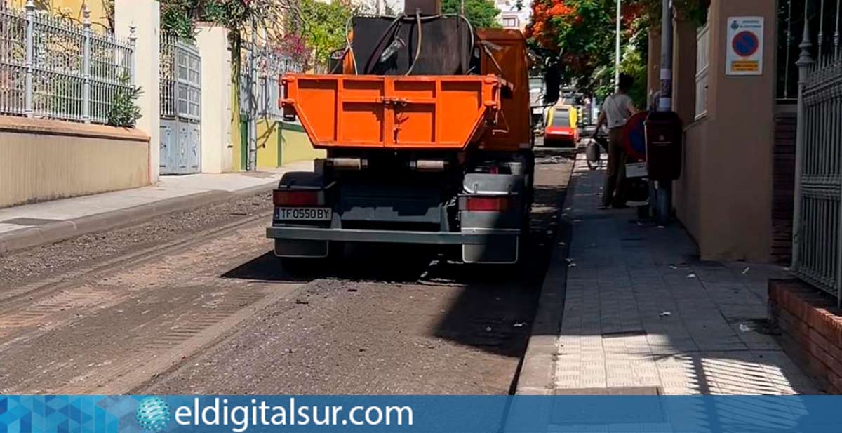 Trabajos de reasfaltado en calle Viera y Clavijo de Santa Cruz de Tenerife