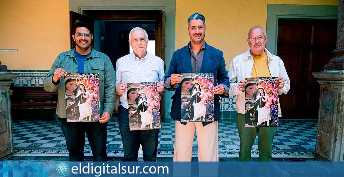 Presentación del cartel de las Fiestas del Camino Real en el patio de la Casa de los Capitanes