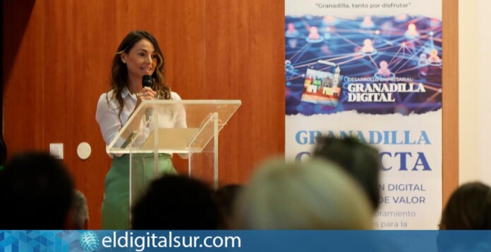 La concejal Carmen Mesa presentó GranadillaEmpresarial.com en el SIEC de San Isidro