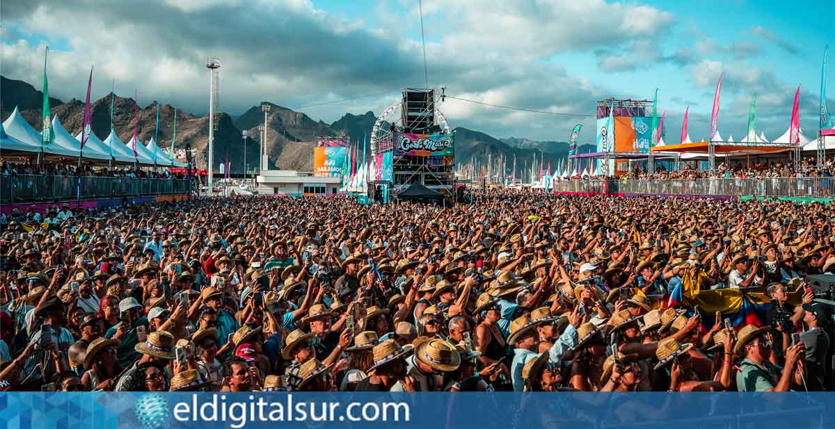 Miles de personas llenaron la explanada del Puerto de Santa Cruz de Tenerife durante el Tenerife Cook Music Fest 2025