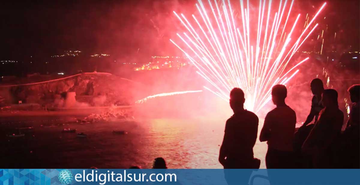 Fuegos artificiales durante una edición anterior de las fiestas en Playa de San Juan