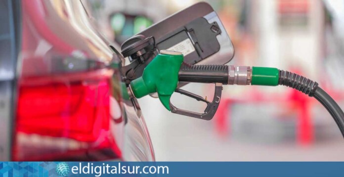 gasolina-estacion-de-servicio-150725 Repostaje en una estación de servicio : Foto Engin Akyurt / Pexels