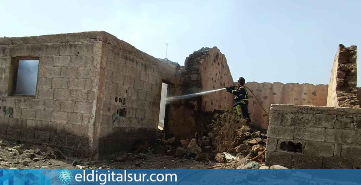 incendio de una vivienda abandonada en la zona de Cho