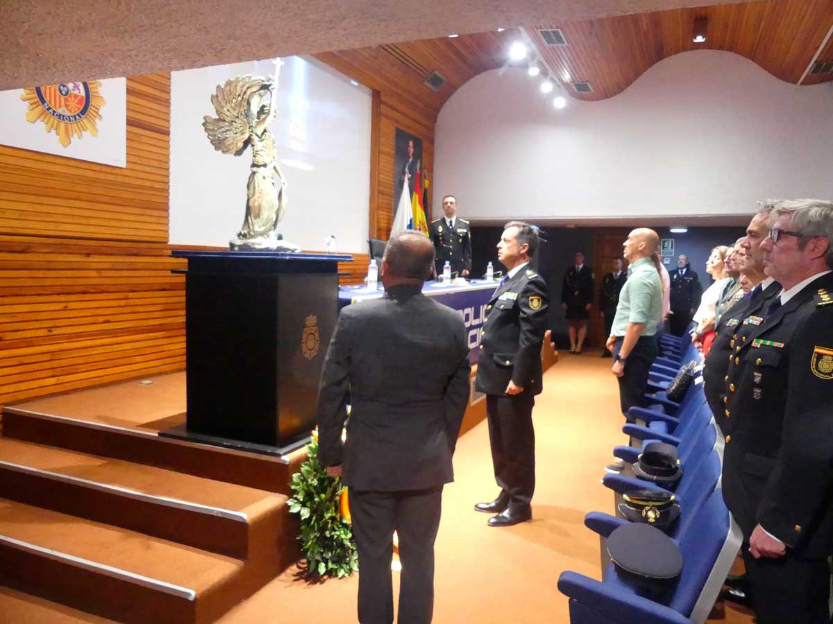 Momento del homenaje en la Comisaría Provincial de Santa Cruz
