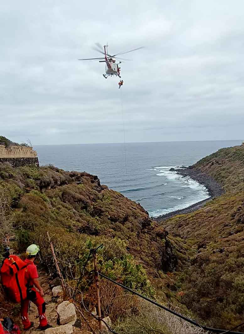 Rescate con helicóptero del GES en el barranco Chamorro