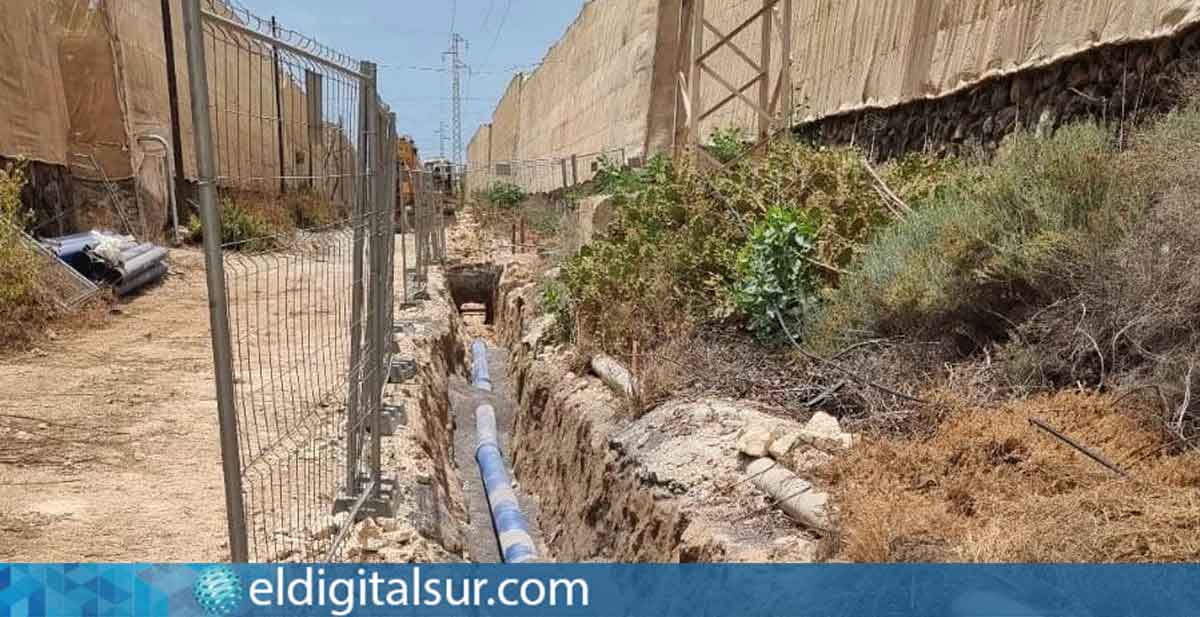 Instalación de los primeros metros de tubería en El Fraile
