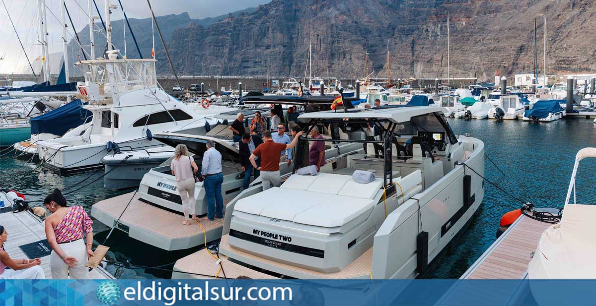 Los modelos D36 y D42 de De Antonio Yachts exhibidos en el Puerto de los Gigantes, Tenerife