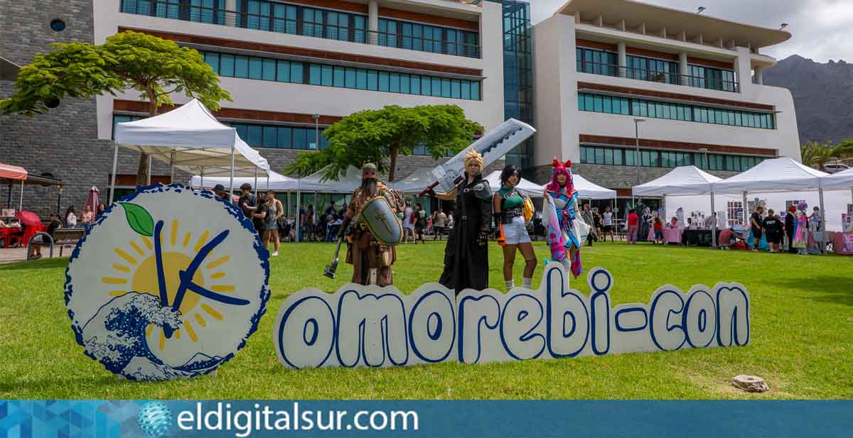 Jóvenes participantes durante una edición anterior de Komorebi-Con en Adeje