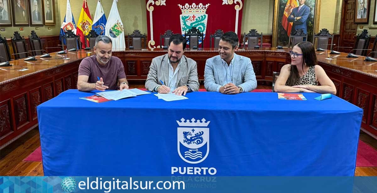 Momento de la firma del acuerdo en el Ayuntamiento de Puerto de la Cruz que pone fin al conflicto