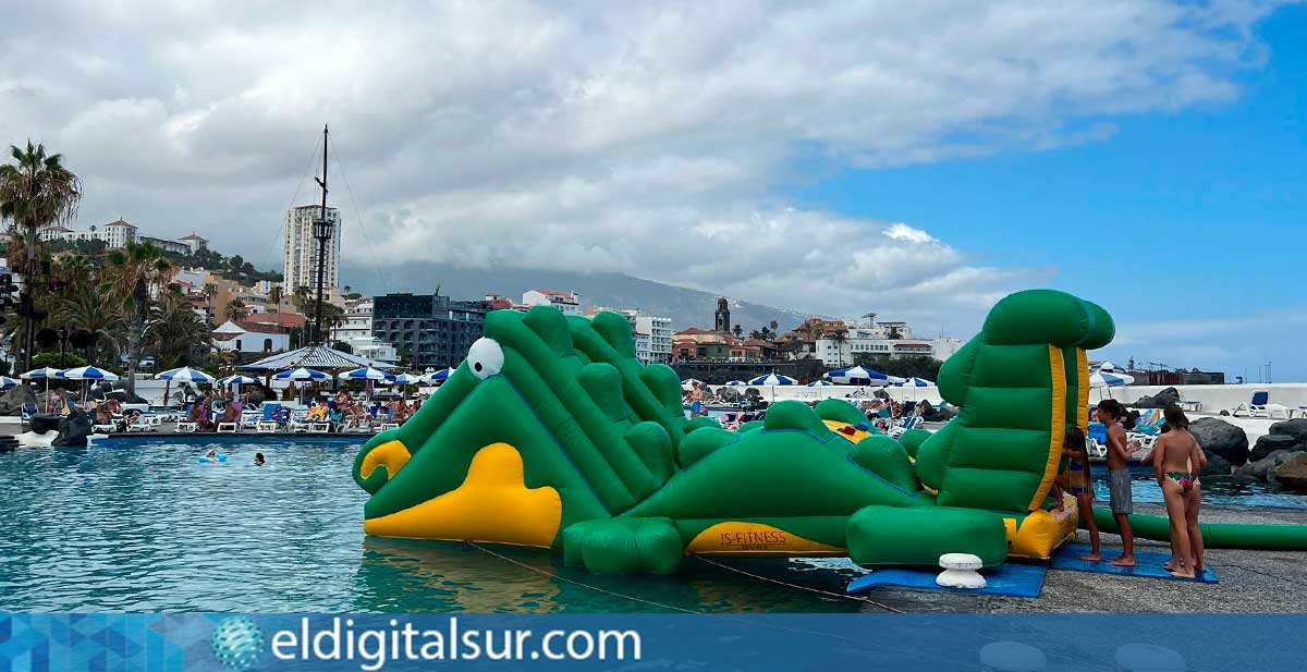 Niños disfrutando en el Complejo Turístico Costa Martiánez