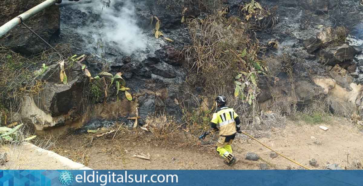 Fuego de Rastrojos en Adeje