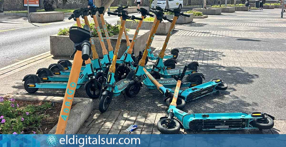 Patinetes eléctricos en los paseos peatonales de Arona