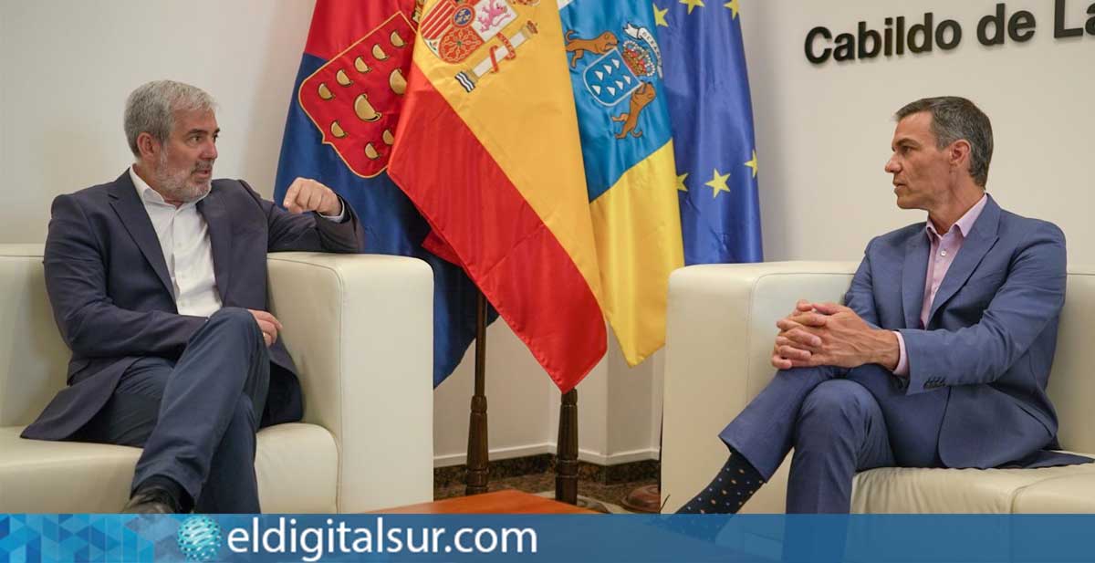 Fernando Clavijo y Pedro Sánchez durante la reunión en el Cabildo de Lanzarote