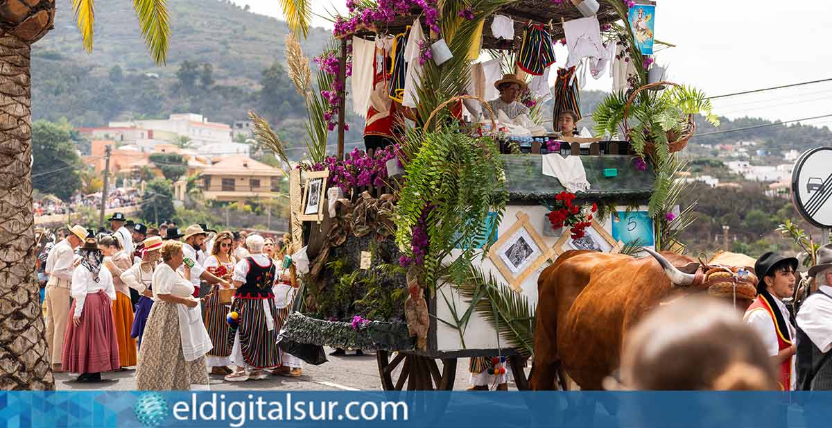 Carretas engalanadas y bueyes participan en la Romería de San José