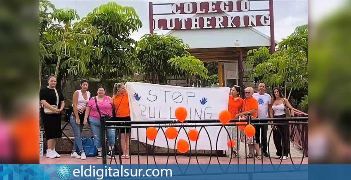 Concentración frente al centro educativo Luther King en San Miguel