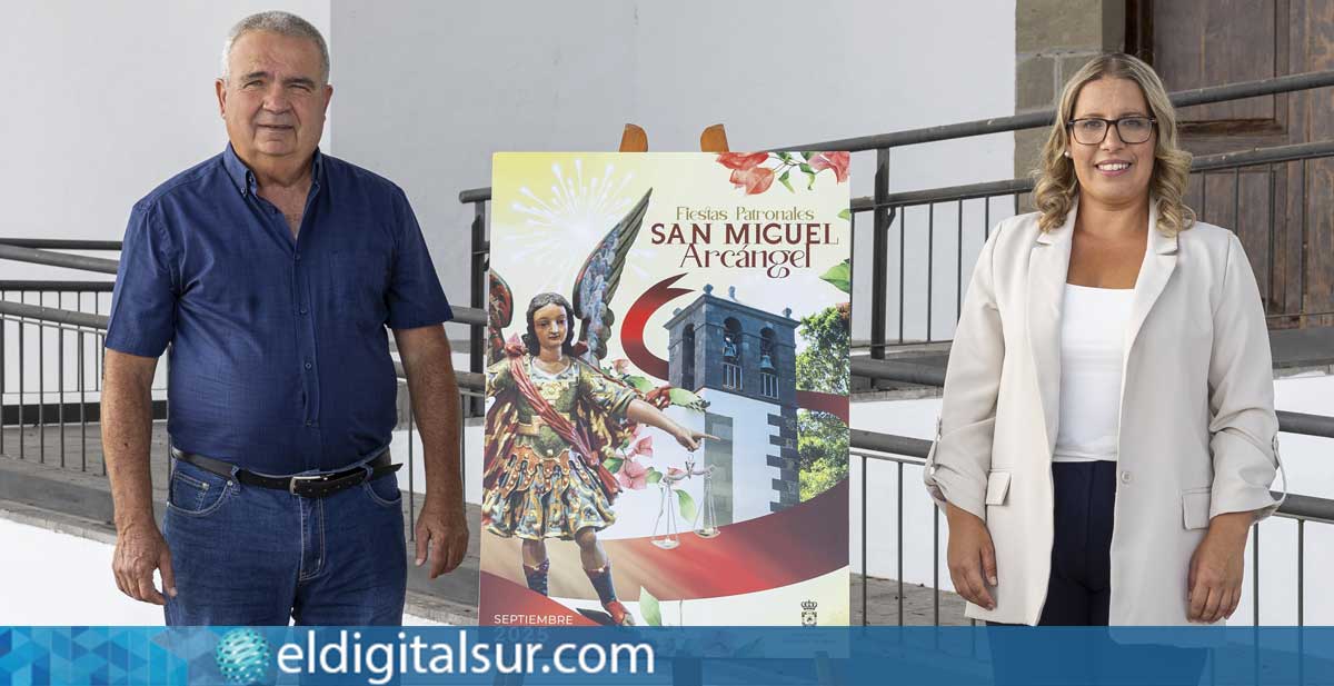 Arturo González y Yurena Melián durante la presentación del programa de las fiestas patronales en honor a San Miguel Arcángel 2025 en San Miguel de Abona
