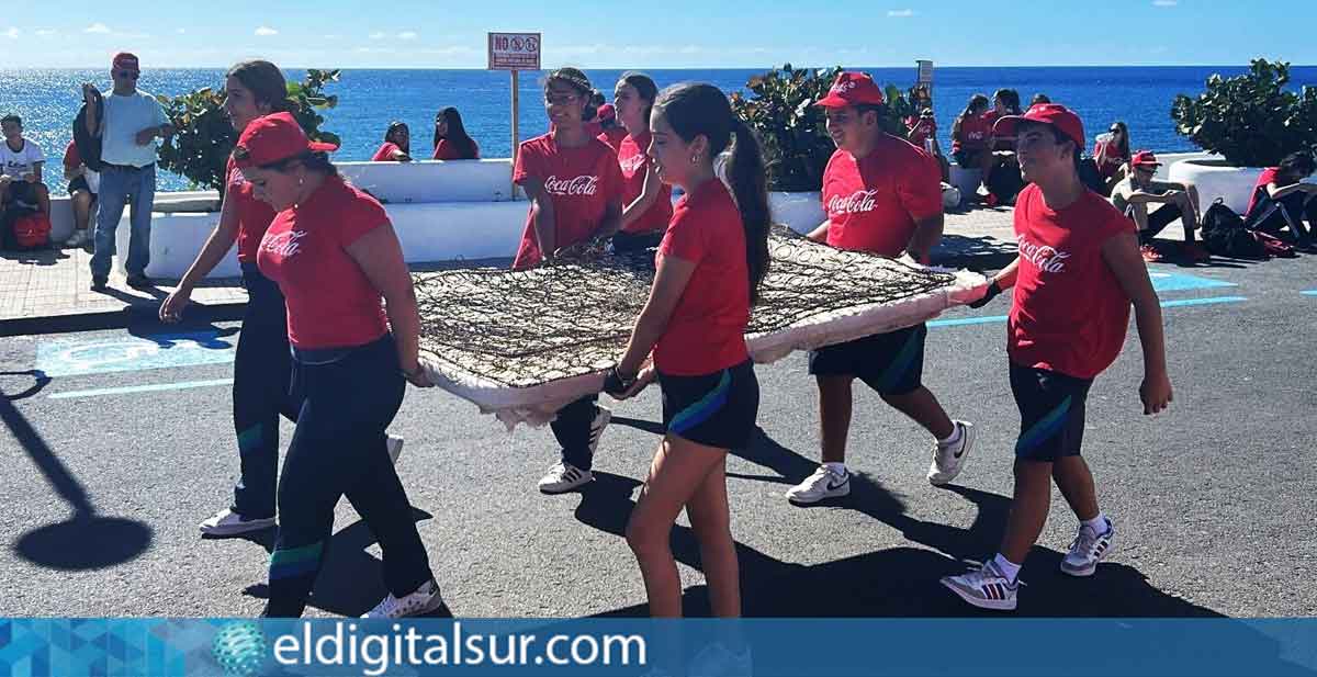 Alumnado de los colegios La Pureza de Santa Cruz y Echeyde de La Laguna participó en la jornada de recogida de residuos en Abades